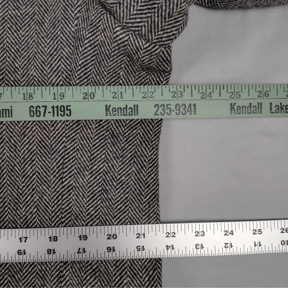 Vintage Gap Blazer Men 44 Gray Herringbone Wool Tweed Sport Coat Made in USA